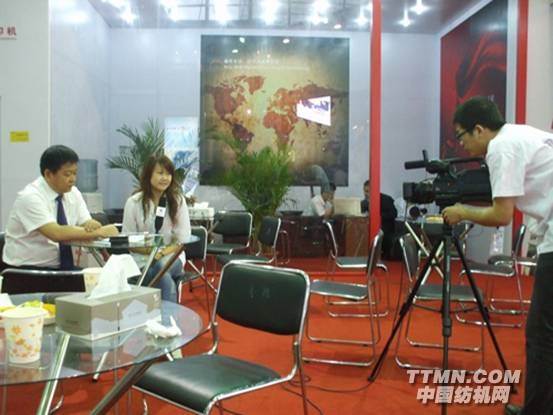 G:\2011上海紡機展圖片整理\紡機網(wǎng)文章\現(xiàn)場采訪剪影\DSCF3735.jpg