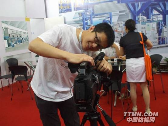 G:\2011上海紡機展圖片整理\紡機網(wǎng)文章\現(xiàn)場采訪剪影\DSCF3649.jpg